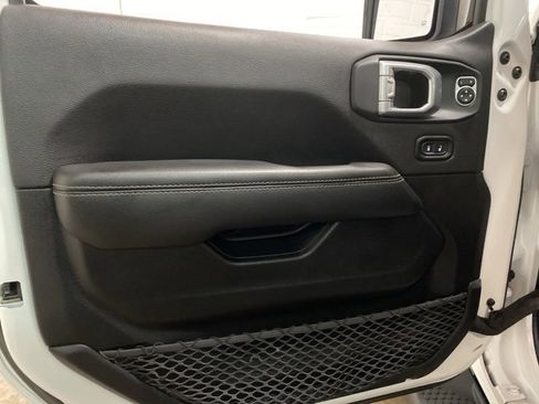 Used 2021 Jeep Wrangler Unlimited Sahara w/ Cold Weather Group image 28