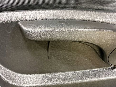 Used 2017 Kia Sorento L image 19