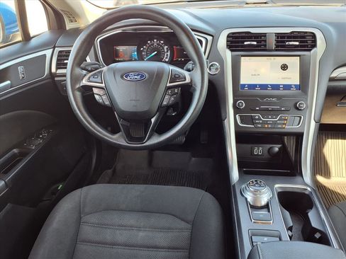 Used 2020 Ford Fusion SE image 30
