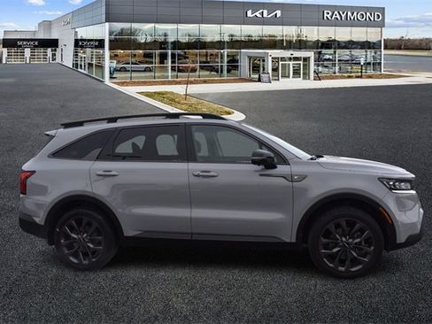 Certified 2022 Kia Sorento SX Prestige w/ Rust Color Package image 2