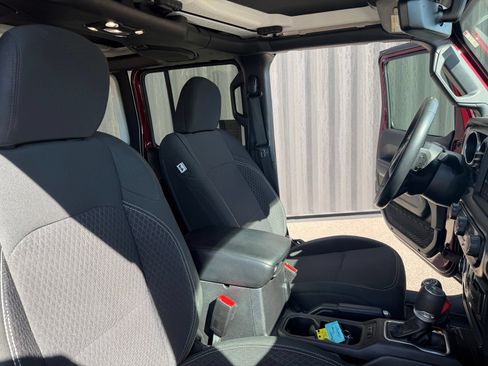 Used 2021 Jeep Wrangler Unlimited Sport AWD/4WD image 33