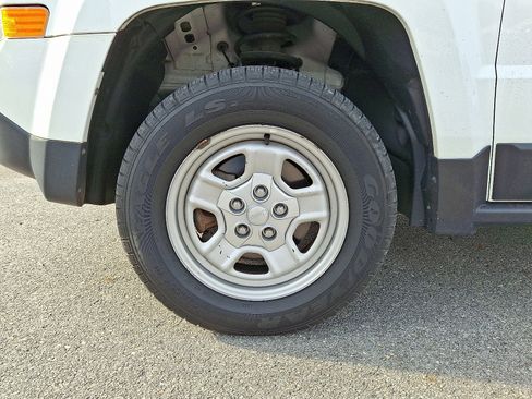 Used 2016 Jeep Patriot Sport w/ Power Value Group image 10