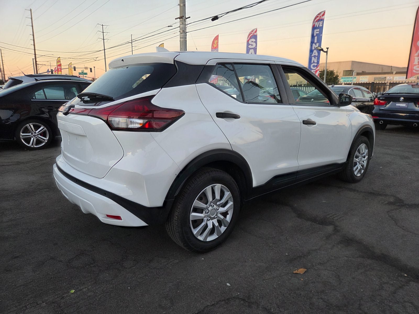 Used 2023 Nissan Kicks S FWD image 4