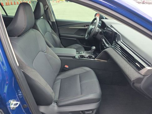 Used 2025 Toyota Camry XLE FWD image 3