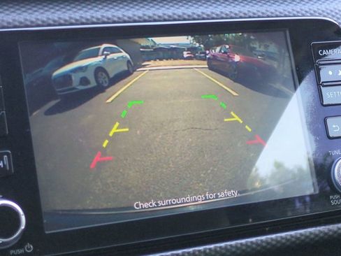 Certified 2021 Nissan Kicks SV image 21