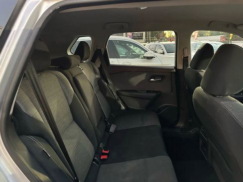 Used 2021 Nissan Rogue SV image 18