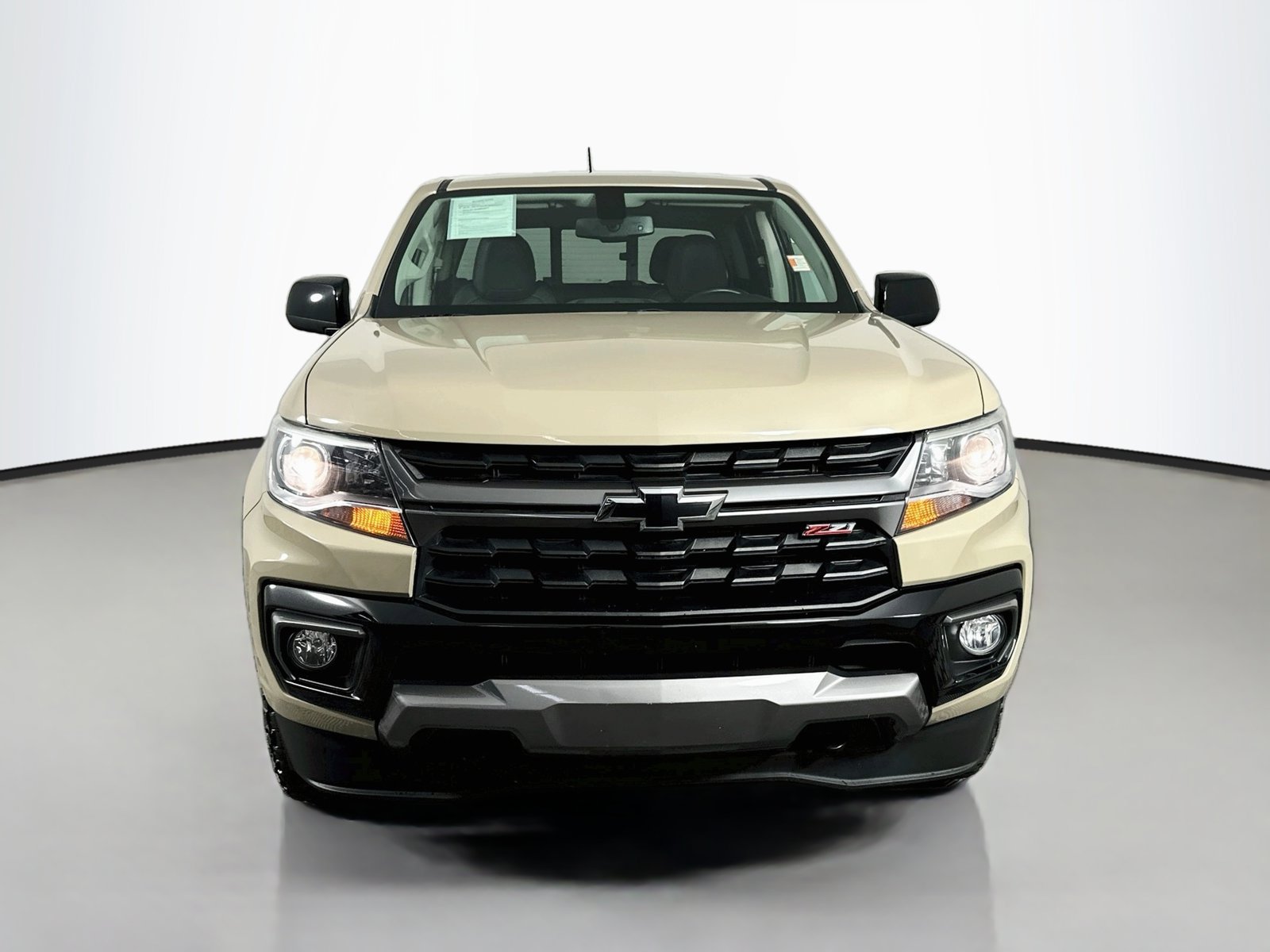Used 2022 Chevrolet Colorado Z71 AWD/4WD image 2