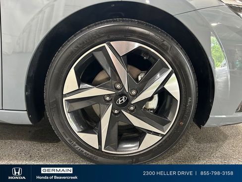 Used 2022 Hyundai Elantra Limited FWD image 12