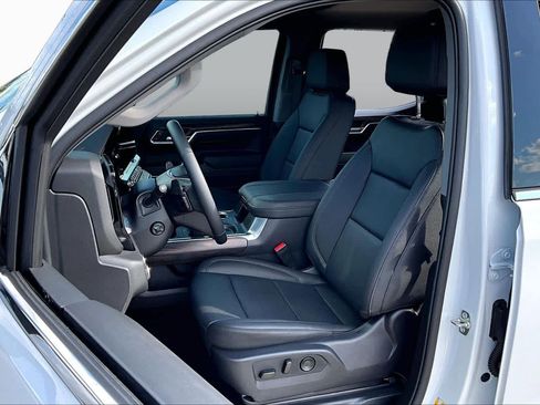Used 2026 GMC Sierra 1500 SLT RWD image 8