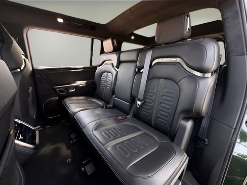 Used 2024 Rivian R1S Adventure AWD/4WD image 17