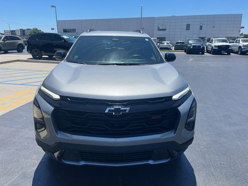 Used 2025 Chevrolet Equinox RS FWD image 4