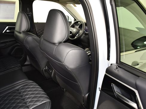 Used 2025 Mitsubishi Outlander SEL image 44