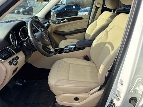 Used 2018 Mercedes-Benz GLE 350 w/ Premium 1 Package image 9