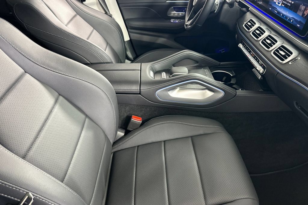 Certified 2026 Mercedes-Benz GLS 450 4MATIC image 21
