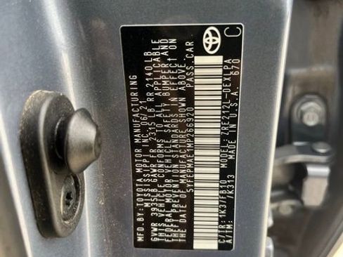 Used 2021 Toyota Corolla LE FWD image 13