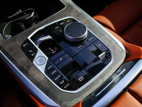 Used 2026 BMW X5 xDrive50e w/ Climate Comfort Package AWD/4WD image 18