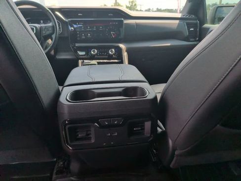 Used 2023 GMC Sierra 1500 AT4 w/ AT4 Premium Package AWD/4WD image 33