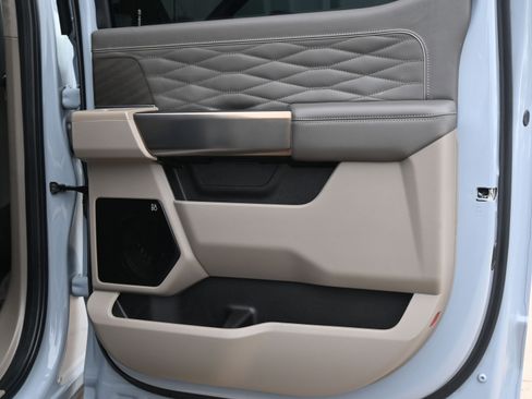 Used 2026 Ford F350 Platinum w/ Platinum Plus Package image 22