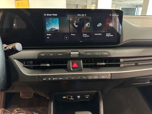 Used 2025 Kia K4 LXS image 17