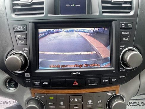 Used 2010 Toyota Highlander Limited image 19