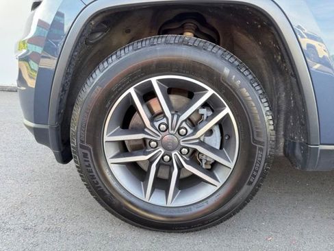 Used 2021 Jeep Grand Cherokee Limited AWD/4WD image 28