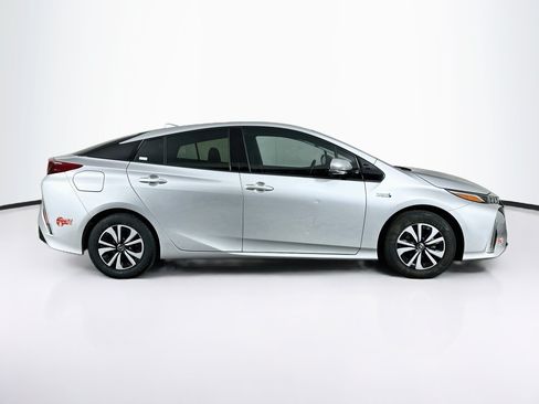 Used 2017 Toyota Prius Prime Plus FWD image 10