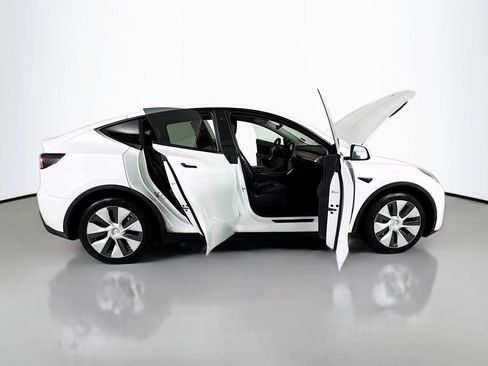 Used 2020 Tesla Model Y Long Range image 38