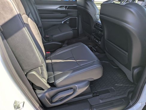 New 2026 Jeep Grand Wagoneer Limited w/ Premium Group II image 28