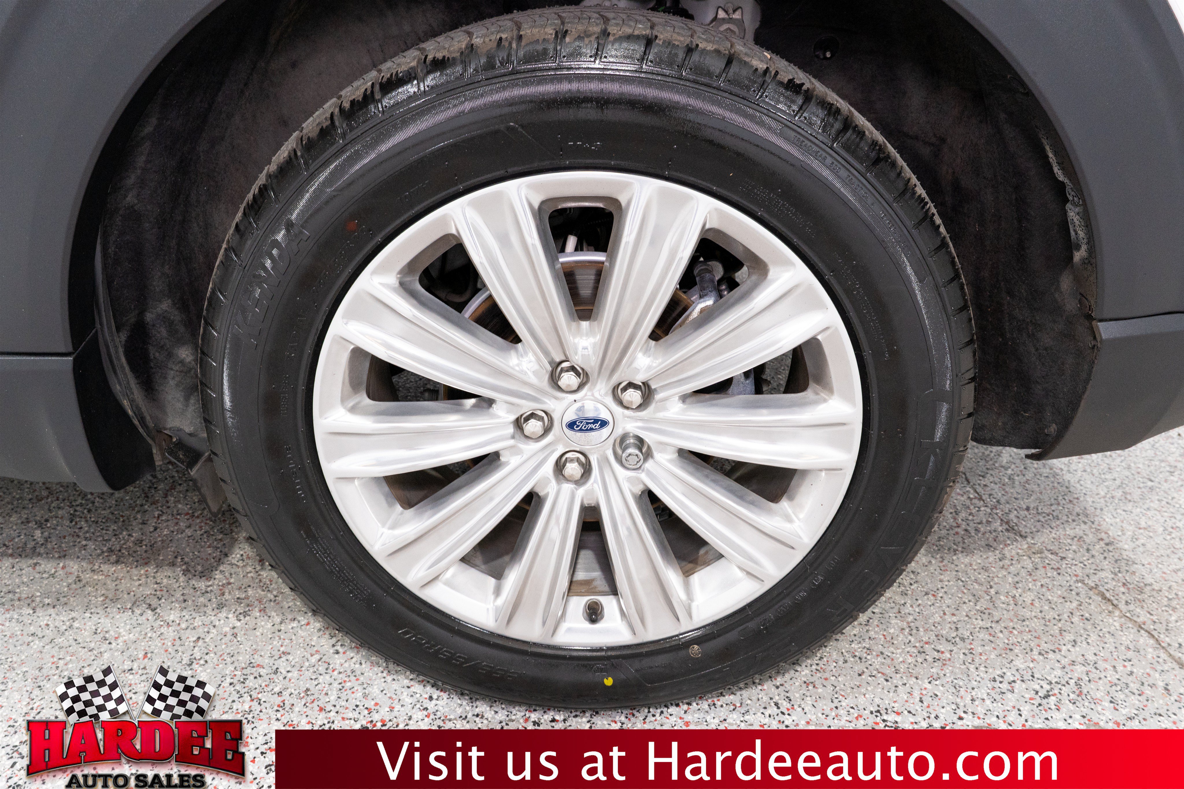 Used 2023 Ford Explorer Limited w/ Limited Technology Package RWD image 10