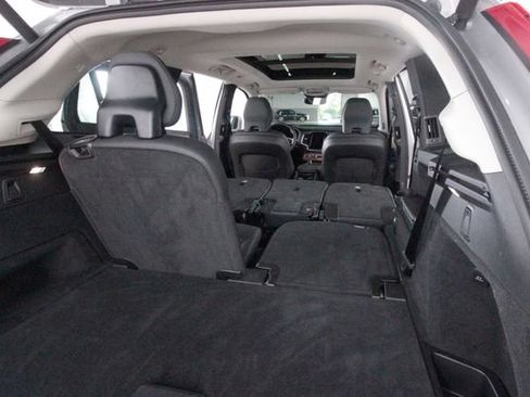 Certified 2025 Volvo XC90 B5 Plus w/ Protection Package Premier AWD/4WD image 46