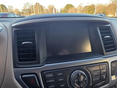 Used 2018 Nissan Pathfinder SL w/ SL Premium Package image 20