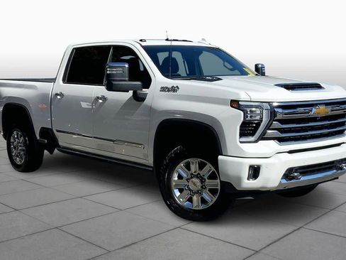 Used 2024 Chevrolet Silverado 3500 High Country w/ High Country Premium Package image 2