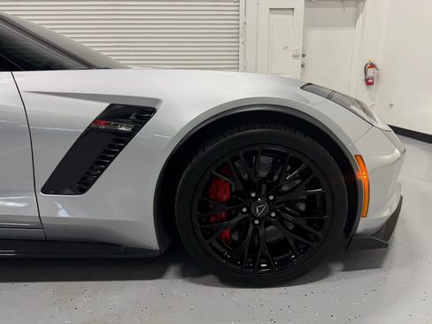 Used 2016 Chevrolet Corvette Z06 w/ 3LZ Preferred Equipment Group image 22