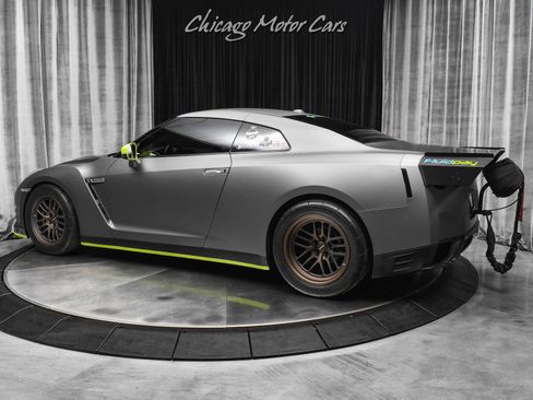Used 2013 Nissan GT-R Black Edition AWD/4WD image 3