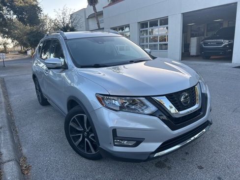 Used 2019 Nissan Rogue SL image 1