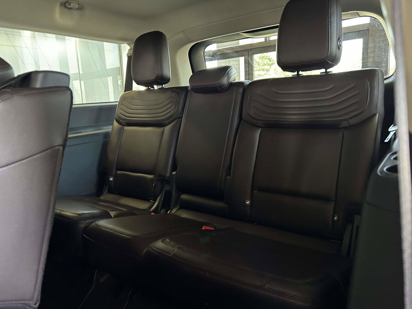 Used 2025 Ford Expedition Max Platinum w/ Platinum Ultimate Package AWD/4WD image 15