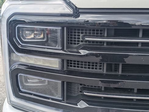 Used 2025 Ford F350 Platinum w/ FX4 Off-Road Package AWD/4WD image 10