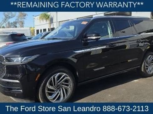 Used 2025 Lincoln Navigator L Reserve AWD/4WD image 5