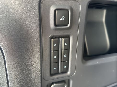 Used 2025 Ford Expedition Platinum w/ Stealth Performance Package AWD/4WD image 25