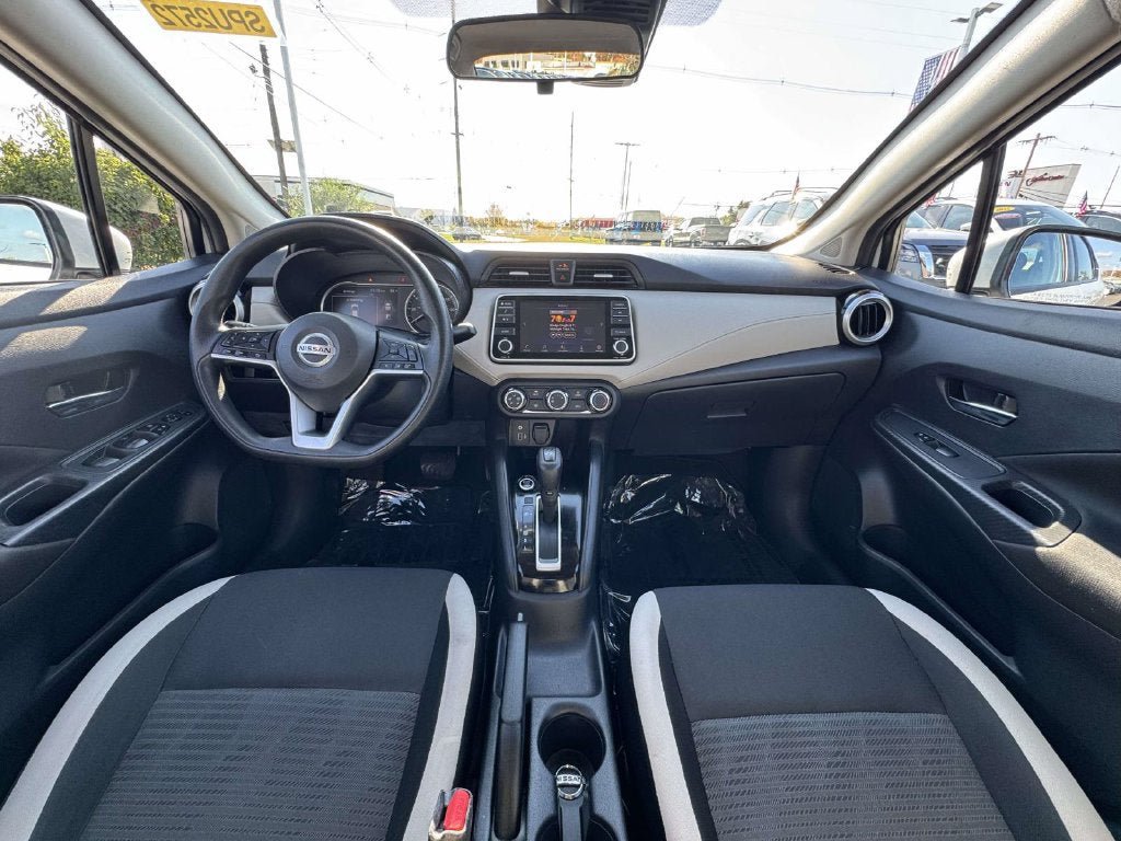 Used 2022 Nissan Versa SV FWD image 29