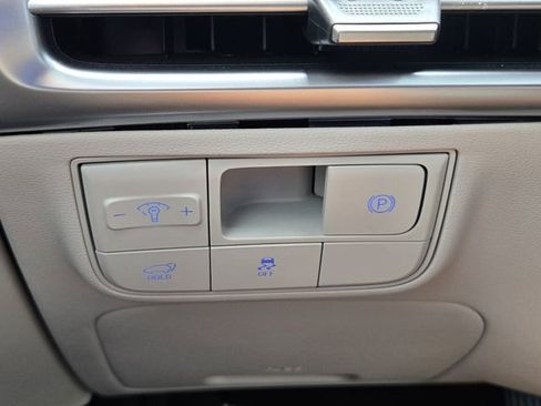 Used 2025 Hyundai Tucson Limited image 30