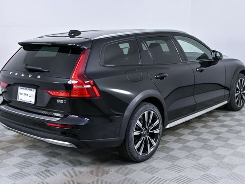 Certified 2024 Volvo V60 B5 Cross Country Ultimate image 30