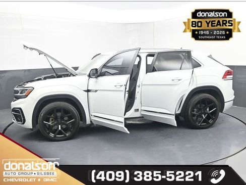 Used 2020 Volkswagen Atlas Cross Sport SEL R-Line image 22