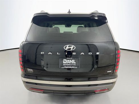 Used 2026 Hyundai Palisade Limited AWD/4WD image 12