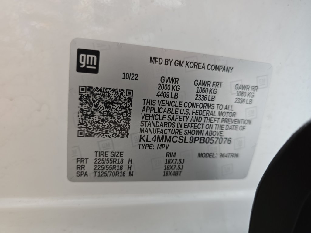 Used 2023 Buick Encore GX Preferred w/ Cold Weather Comfort Package AWD/4WD image 39