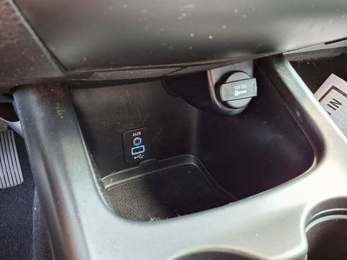 Used 2017 Dodge Journey Crossroad FWD image 19