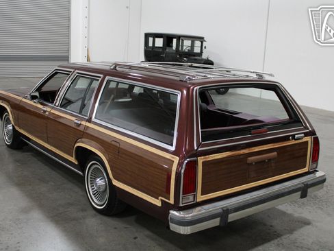 Used 1990 Ford LTD Country Squire image 11