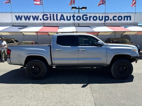 Used 2019 Toyota Tacoma SR AWD/4WD image 6