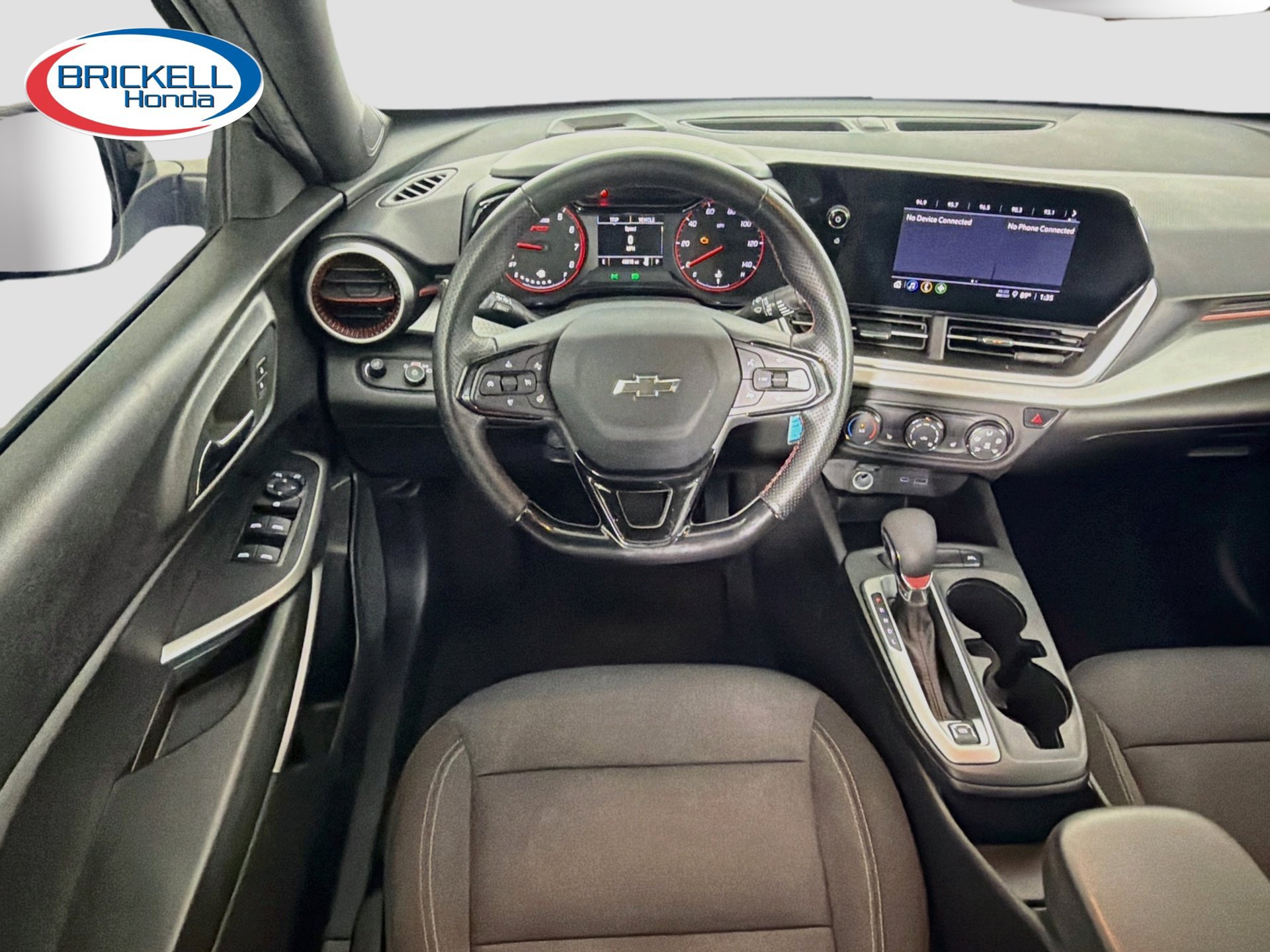 Used 2024 Chevrolet Trax RS FWD image 17