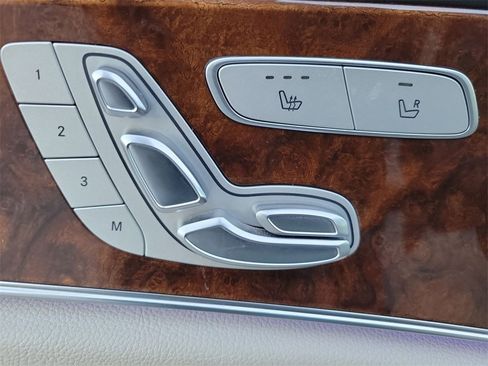 Used 2020 Mercedes-Benz E 350 Sedan image 17